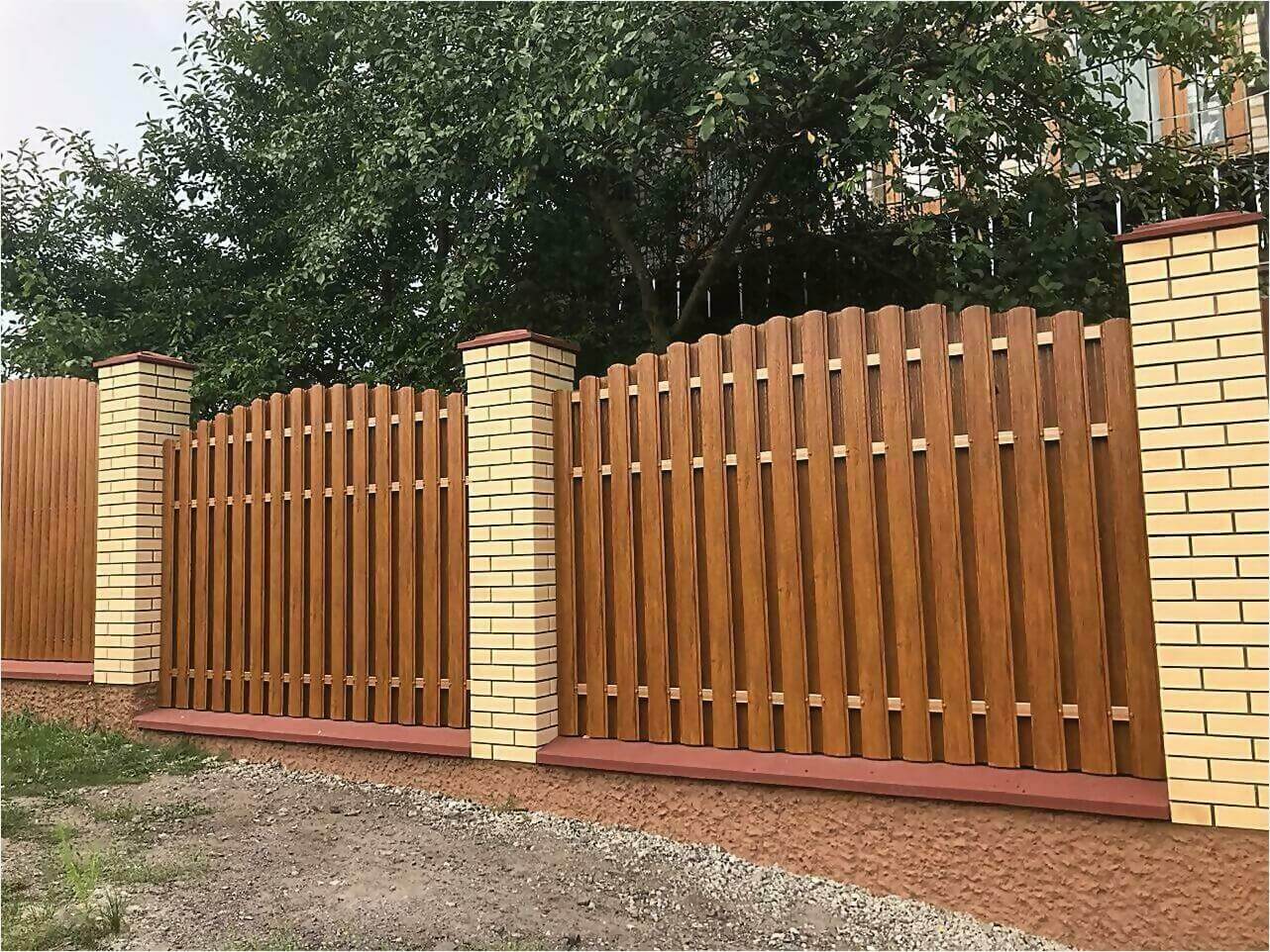 забор из штакетника 80м орех фото1 в Туркестане