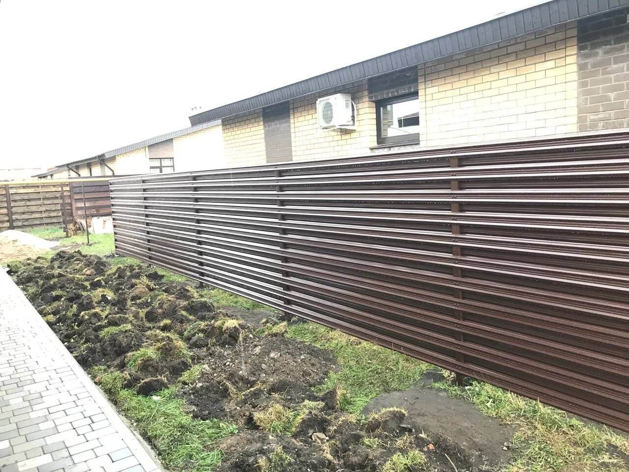 забор из штакетника шоколад фото1 в Туркестане