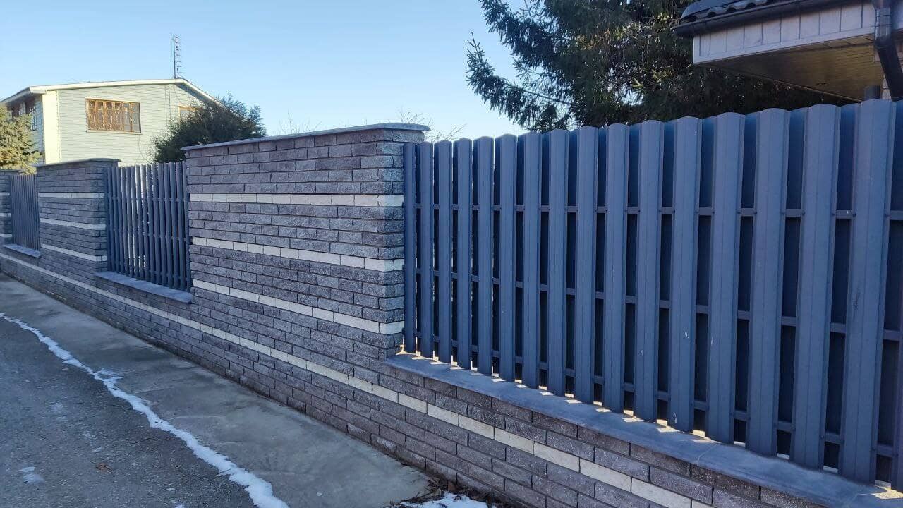 забор из штакетника RAL7024/7024 Серый графит двусторонний фото2 в Туркестане