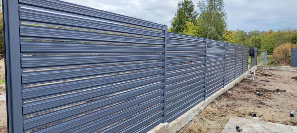 забор из штакетника ral7024/7024 серый графит двусторонний фото8 в Туркестане