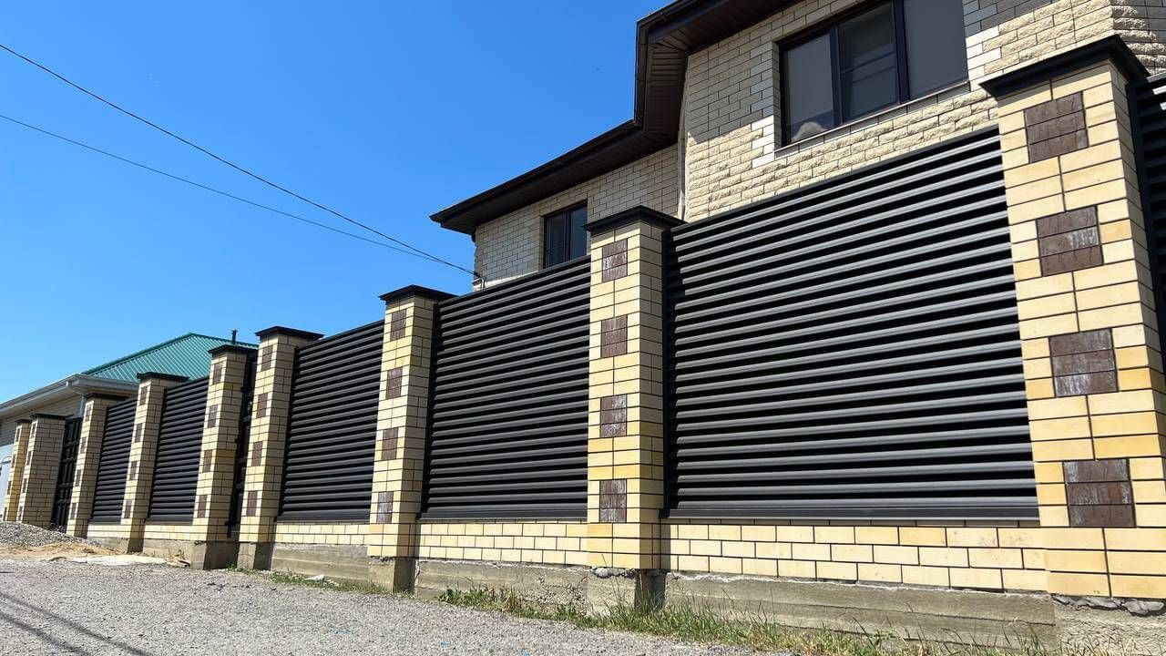 Забор-жалюзи 45м RAL8019 Темный Шоколад матовый в Туркестане