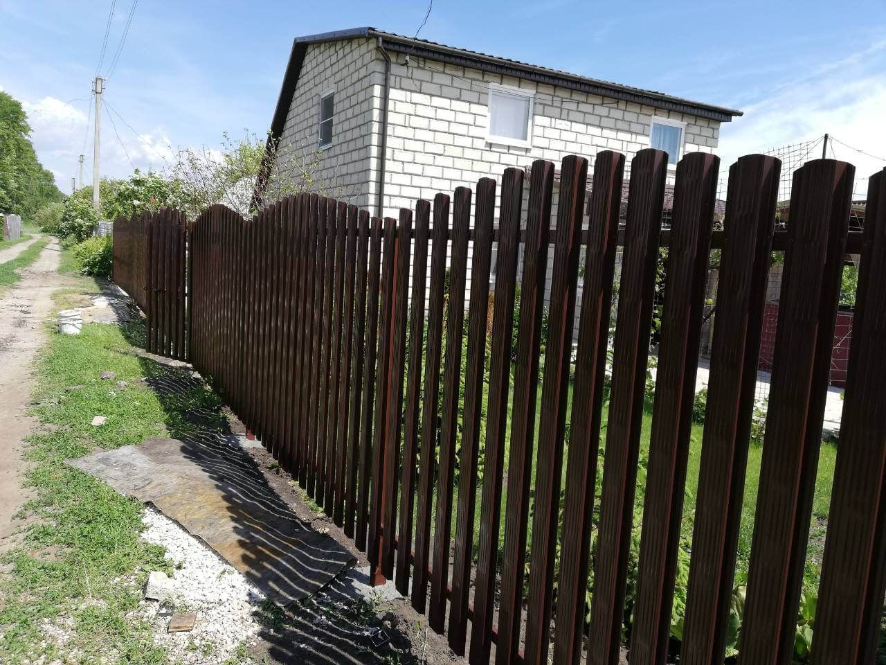 Забор из евроштакетника Плетенка 19м RAL8017 Шоколад в Туркестане