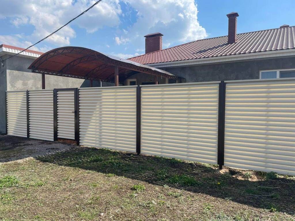 Забор из ламелей Еврожалюзи 25м RAL1015/1015 Слоновая Кость двусторонний фото 5 в Туркестане