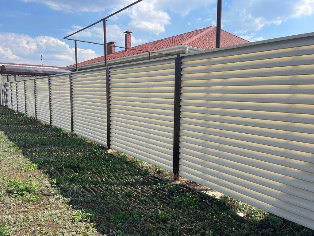 Забор из ламелей Еврожалюзи 25м RAL1015/1015 Слоновая Кость двусторонний фото 2 в Туркестане