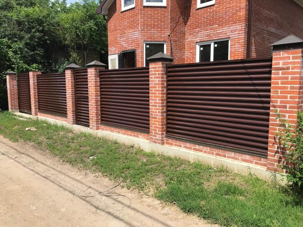 Забор из ламелей ЭКО-Z усиленных 25м RAL8017/8017 Шоколад двусторонний в Туркестане