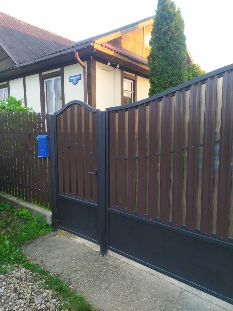 Забор из штакетника ЭКО-М 16м RAL8017 полиэфирная эмаль фото 1 в Туркестане