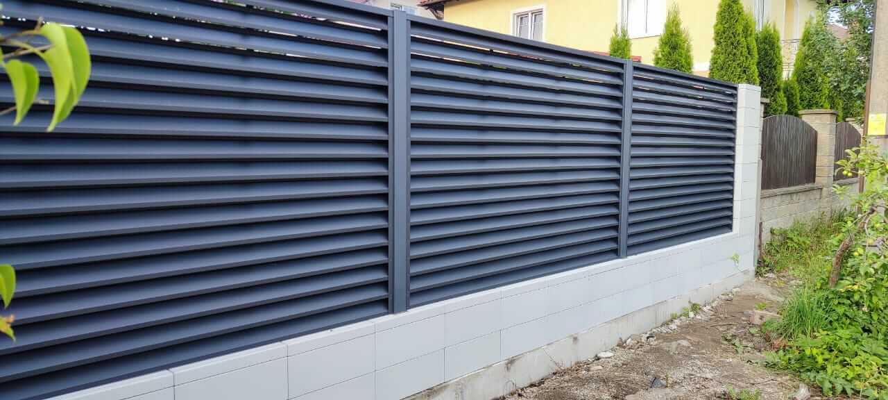Забор-жалюзи из ламелей ЭКО-Z 17м RAL7024 Серый Графит фото 7 в Туркестане