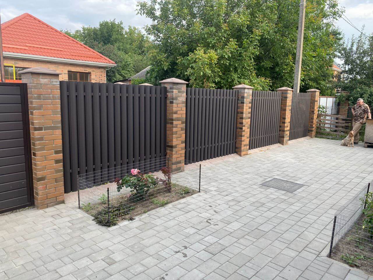 Забор из штакетника полукруглого 22м RAL8019 Темный Шоколад МАТТЕ фото 3 в Туркестане
