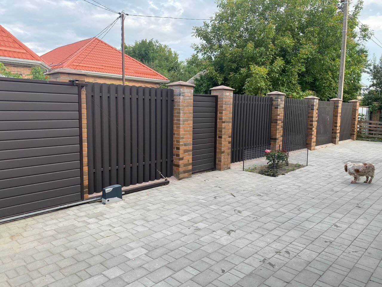 Забор из штакетника полукруглого 22м RAL8019 Темный Шоколад МАТТЕ фото 2 в Туркестане