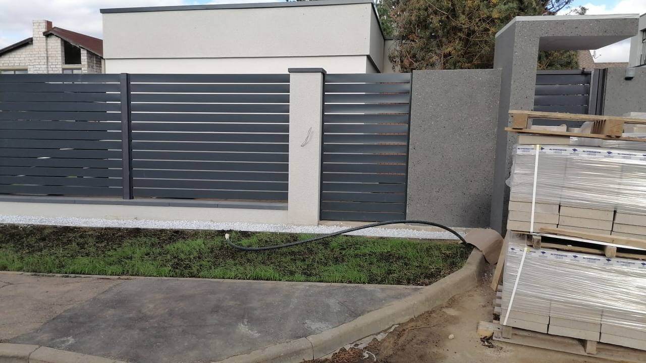 Забор-ранчо из металлопланкена 36м RAL7024 Серый Графит фото 8 в Туркестане