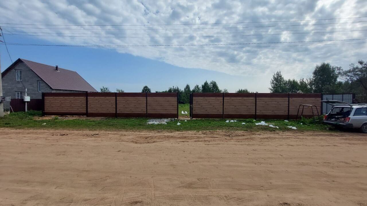 Забор из металлосайдинга Евро-Брус 34м Клен Светлый (SteelArt) + Темное Дерево (Printech) фото 3 в Туркестане