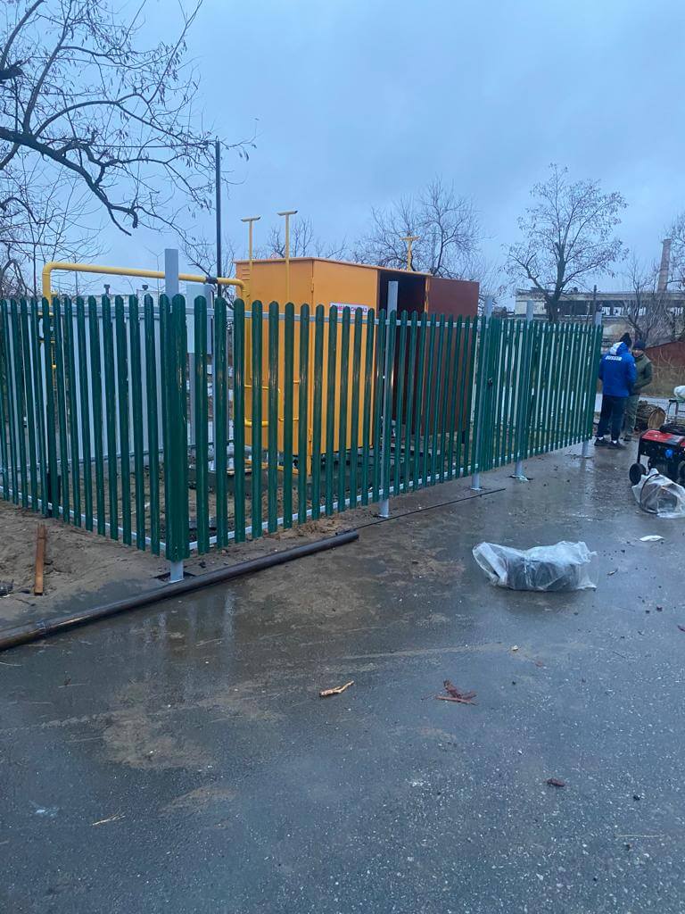 Забор из штакетника ЭКО-М 12м RAL6005 Зеленый Мох фото 1 в Туркестане