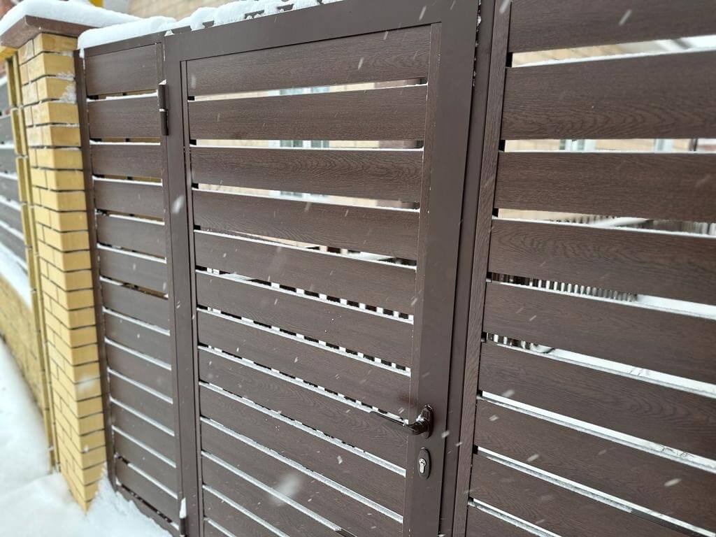 Забор-ранчо из металлопланкена 34м Мореный Дуб Printech фото 1 в Туркестане