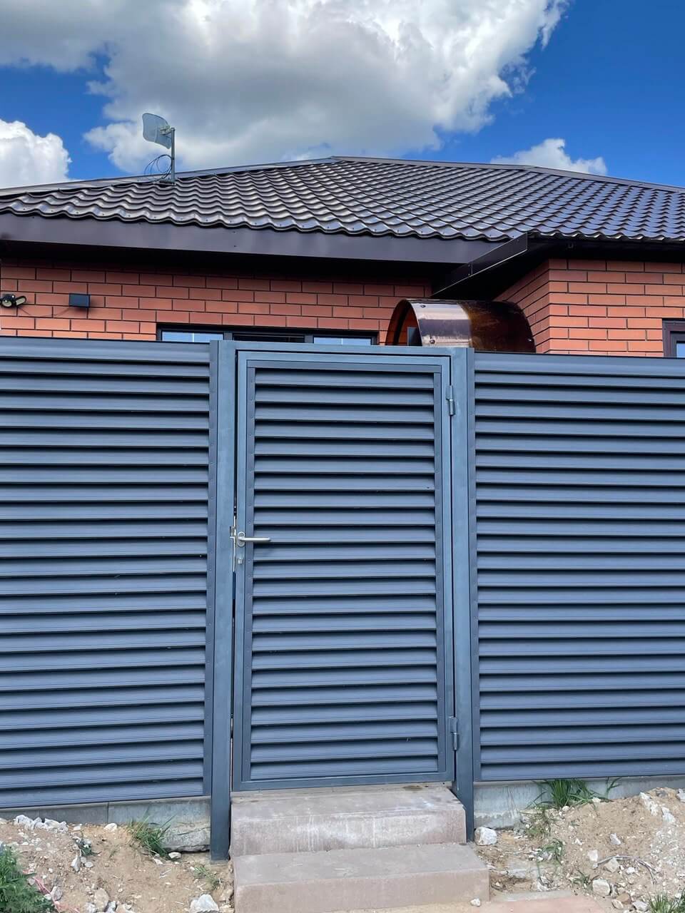 Забор из ламелей еврожалюзи 24м RAL7024 Серый Графит МАТТЕ фото 2 в Туркестане