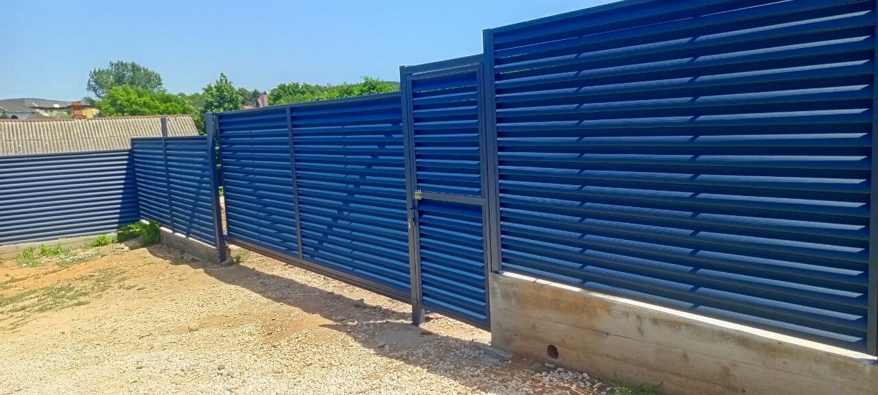 Забор-жалюзи из ламелей Еврожалюзи 53м RAL7024 Серый Графит МАТТЕ фото 15 в Туркестане