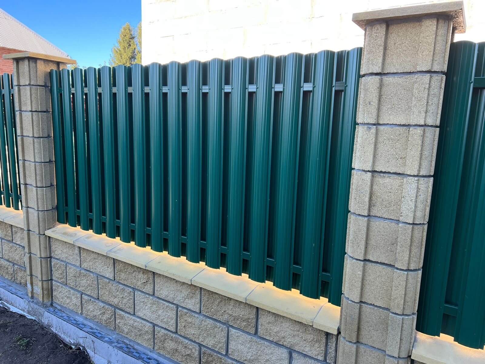 Забор из евроштакетника 22м RAL6005/6005 Зеленый Мох двусторонний фото 6 в Туркестане