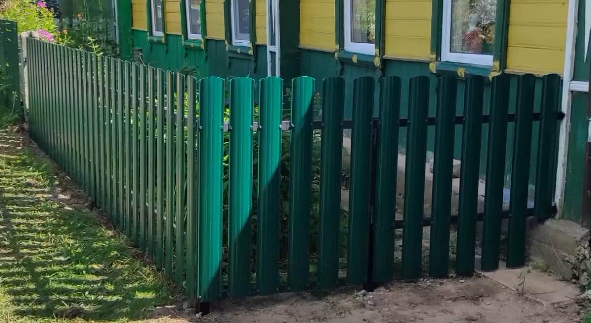 Заборчик из Евроштакетника 8м RAL6005/6005 Зеленый Мох двусторонний в Туркестане