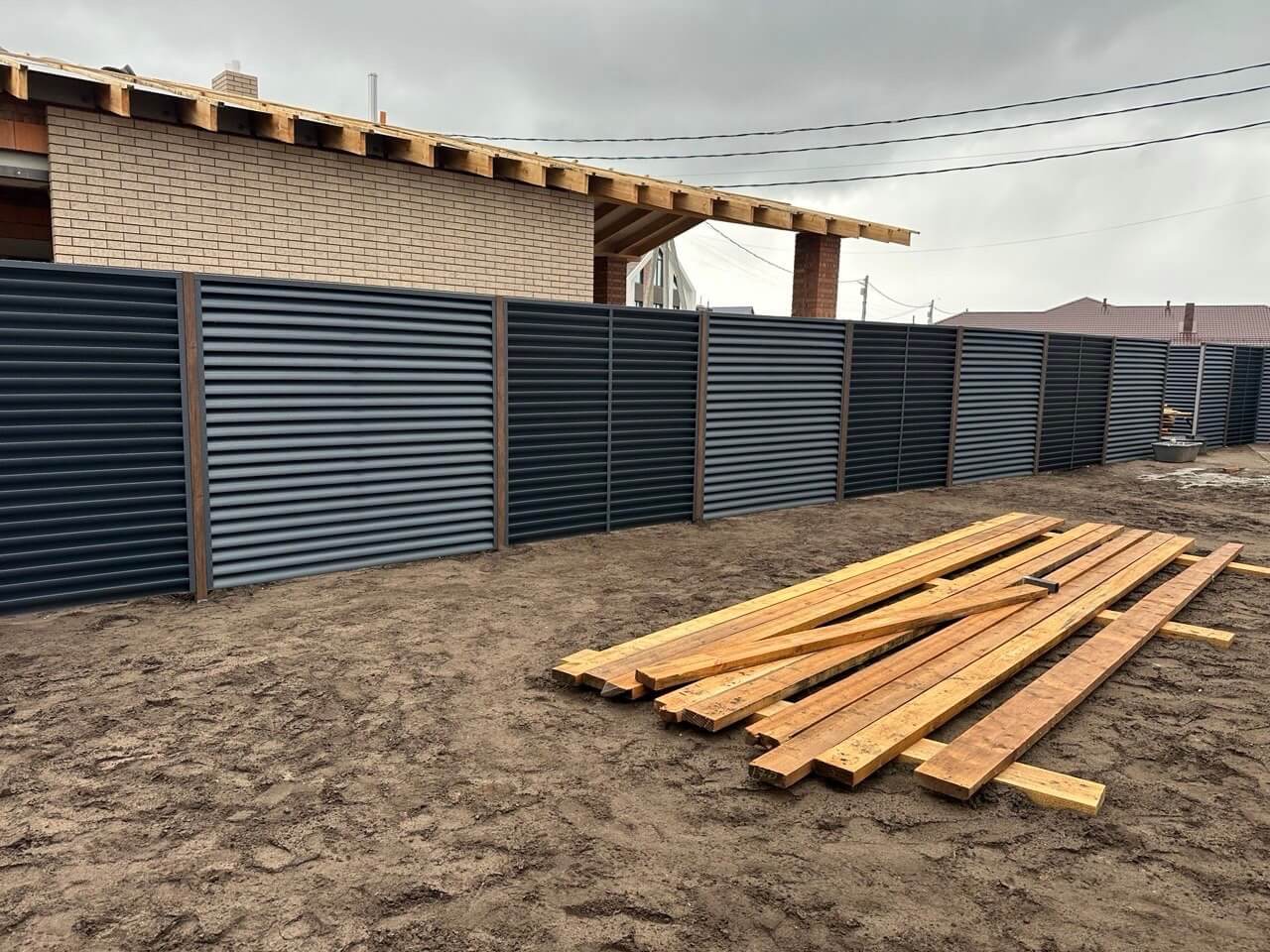 Забор из ламелей еврожалюзи 160м RAL7024/7024 Серый Графит двусторонний МАТТЕ фото 6 в Туркестане