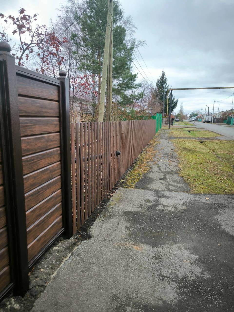Забор из металлосайдинга Евро-Брус 46м Античное Дерево Принтек фото 3 в Туркестане