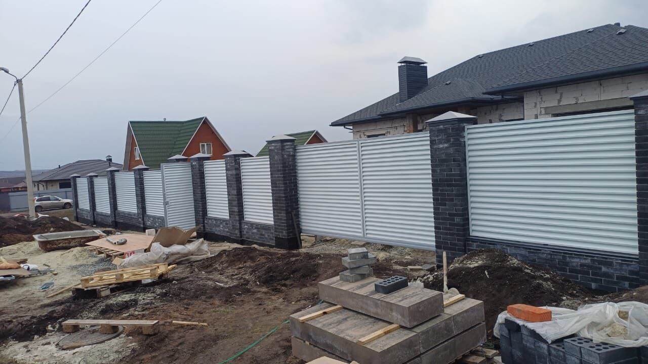 Забор-жалюзи из ламелей ЭКО-Z 94м RAL9003/9003 Белый двусторонний фото 6 в Туркестане