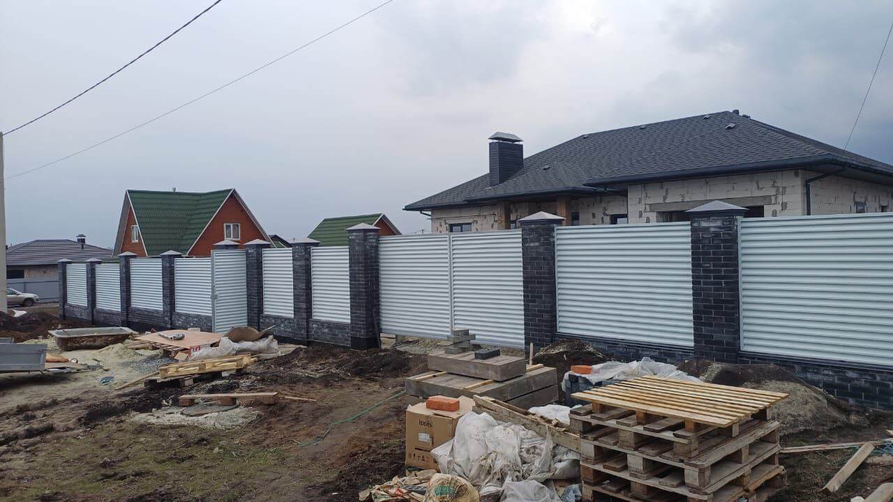 Забор-жалюзи из ламелей ЭКО-Z 94м RAL9003/9003 Белый двусторонний фото 2 в Туркестане