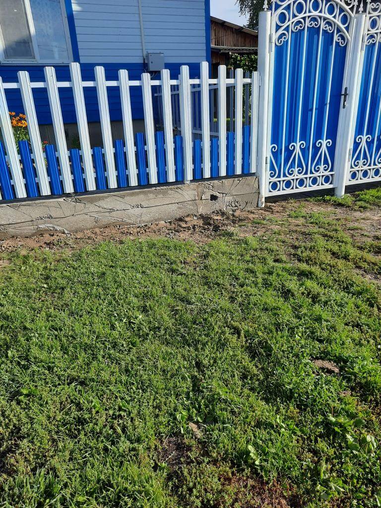 Забор из евроштакетника 14м RAL9003 Белый, RAL5005 Синий Сигнал фото 2 в Туркестане