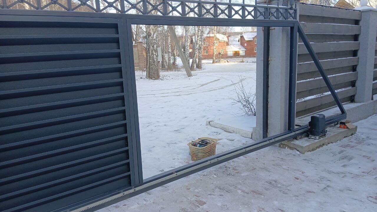 Входная группа из ламелей Хай-Тек RAL7024/7024 Серый Графит двусторонний МАТТЕ фото 10 в Туркестане