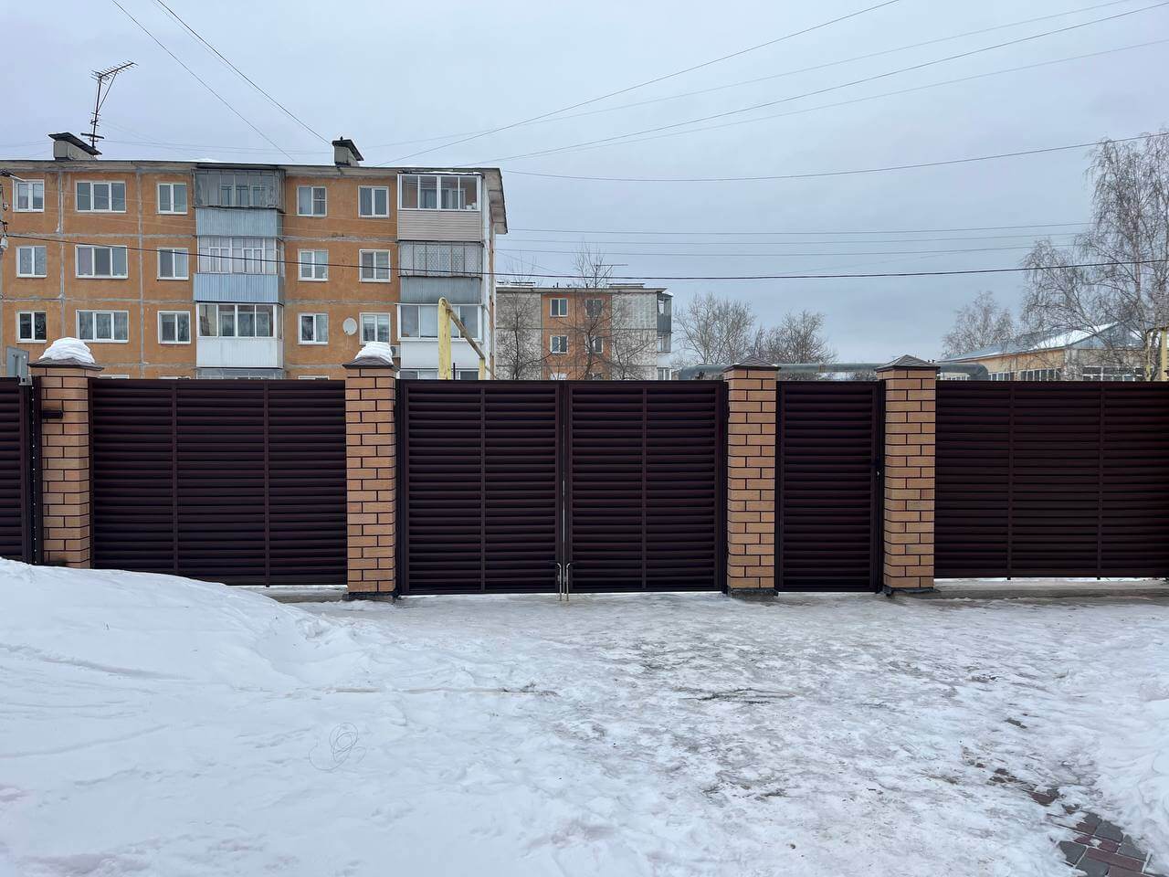 Забор-жалюзи из ламелей ЭКО-Z 87м RAL8017/8017 Шоколад двусторонний МАТТЕ фото 1 в Туркестане