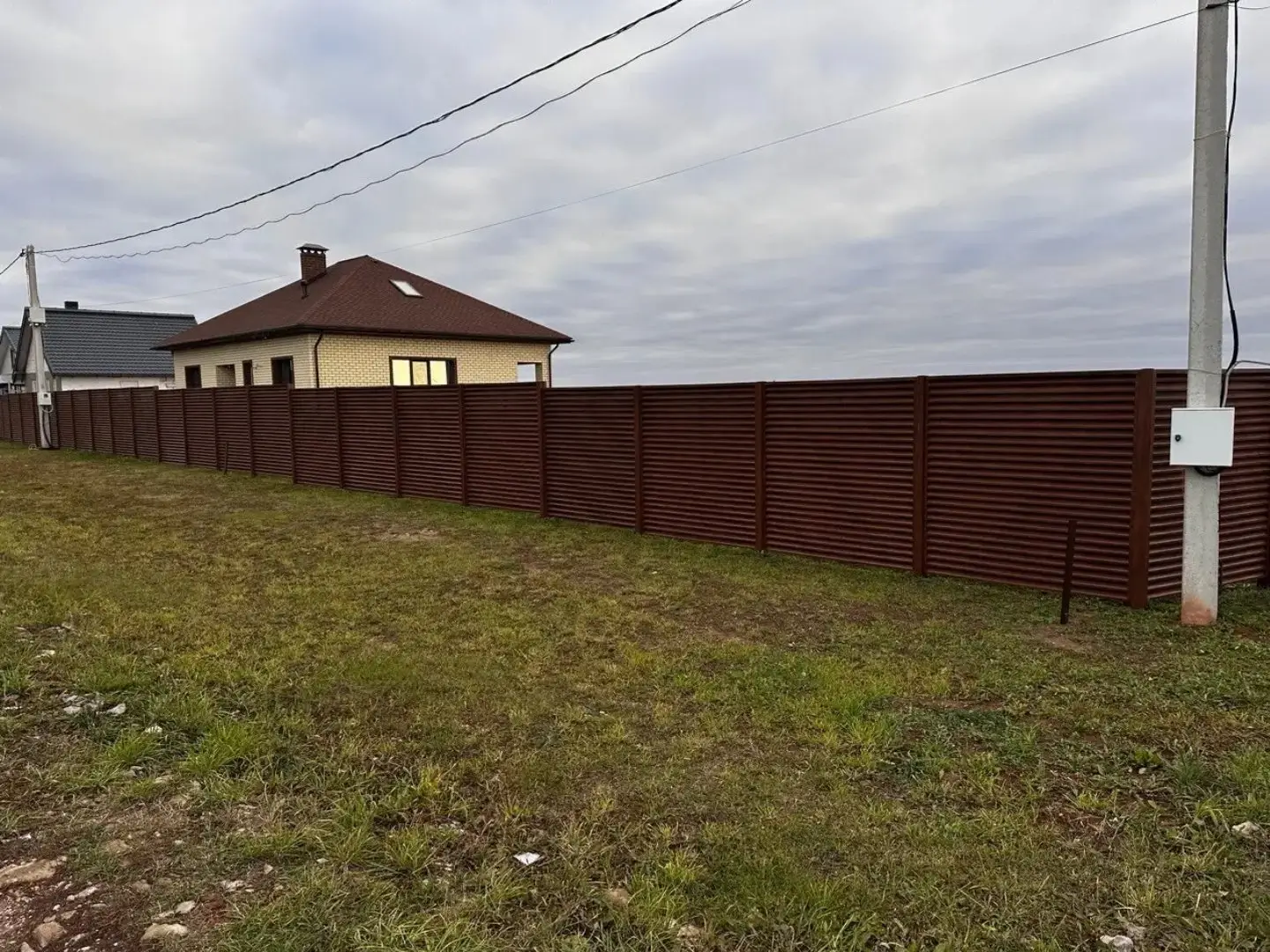 Забор-жалюзи из ламелей ЭКО-Z 58м Темный Дуб 3D Принтек фото 2 в Туркестане