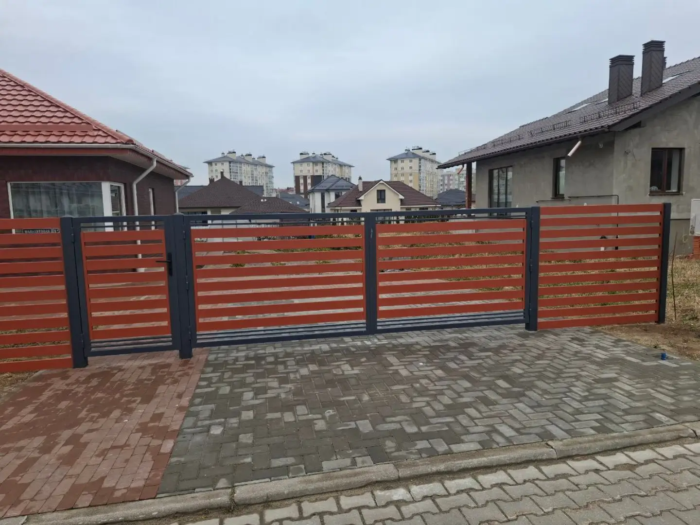 Забор-ранчо из металлопланкена 18м RAL8004 Терракотовый фото 2 в Туркестане