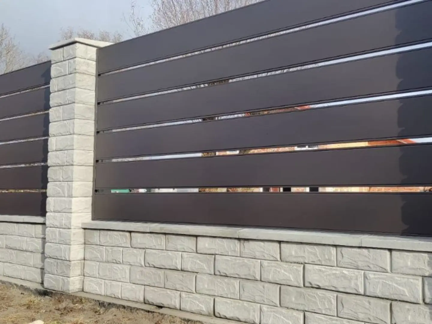 Забор-ранчо из металлопланкена 32м RAL8019 Темный Шоколад МАТТЕ фото 3 в Туркестане