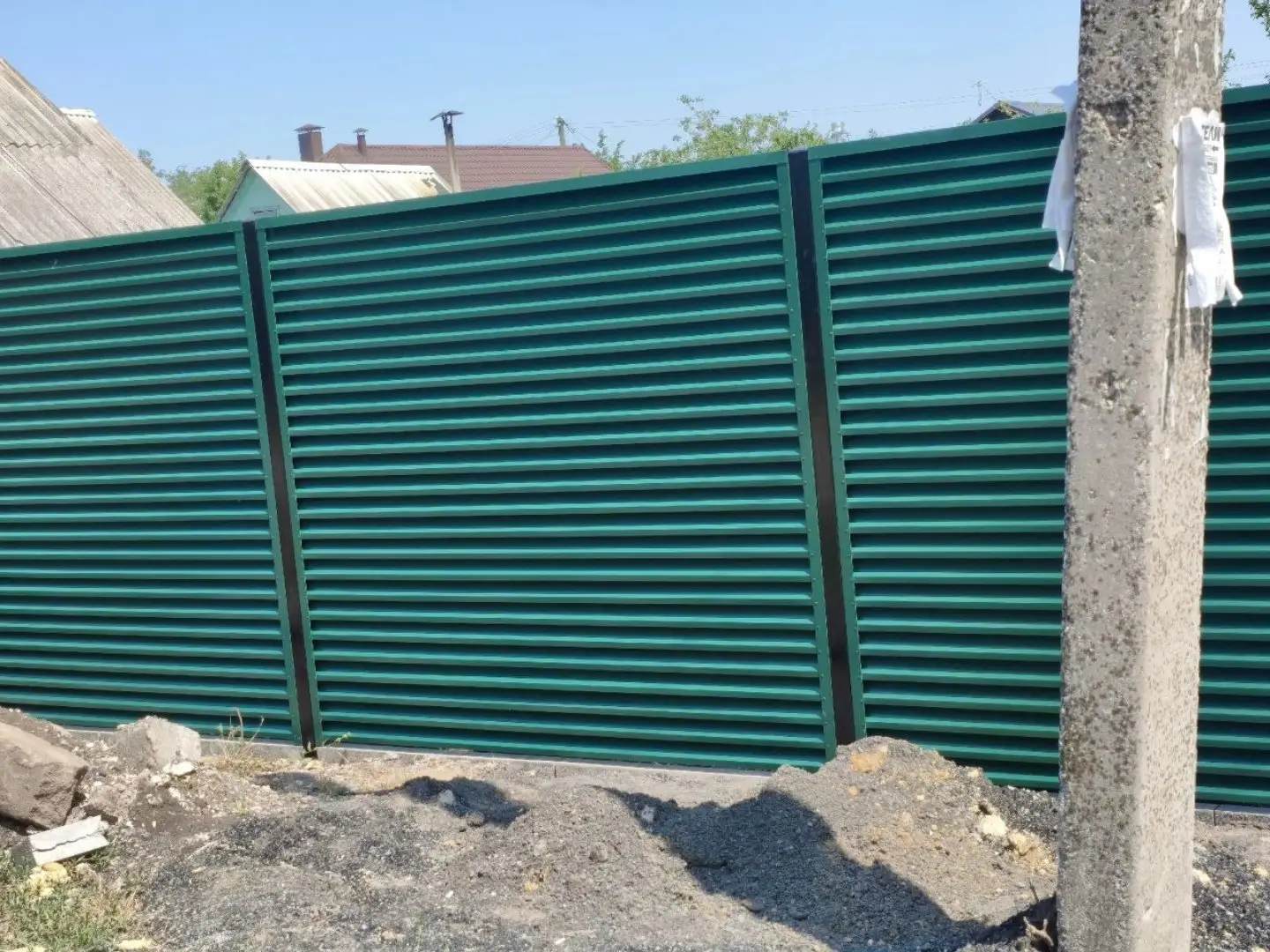 Забор-жалюзи из ламелей ЭКО-Z 24м RAL6005 Зеленый Мох фото 1 в Туркестане