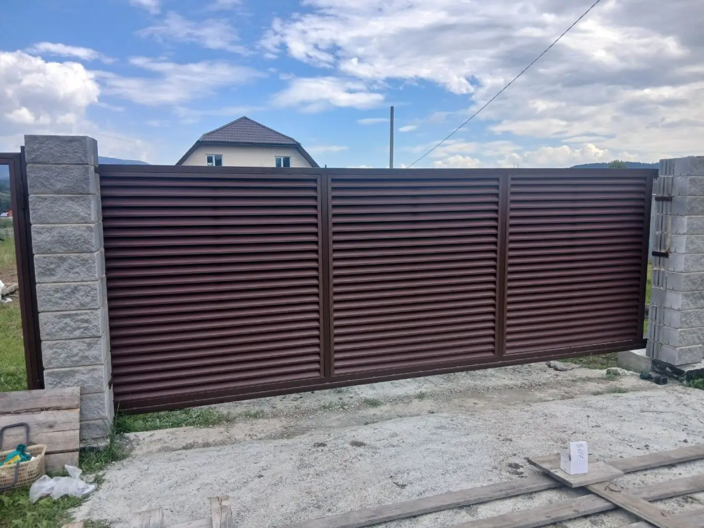 Забор-жалюзи из ламелей ЭКО-Z 16м RAL8017/8017 Шоколад двусторонний МАТТЕ фото 11 в Туркестане