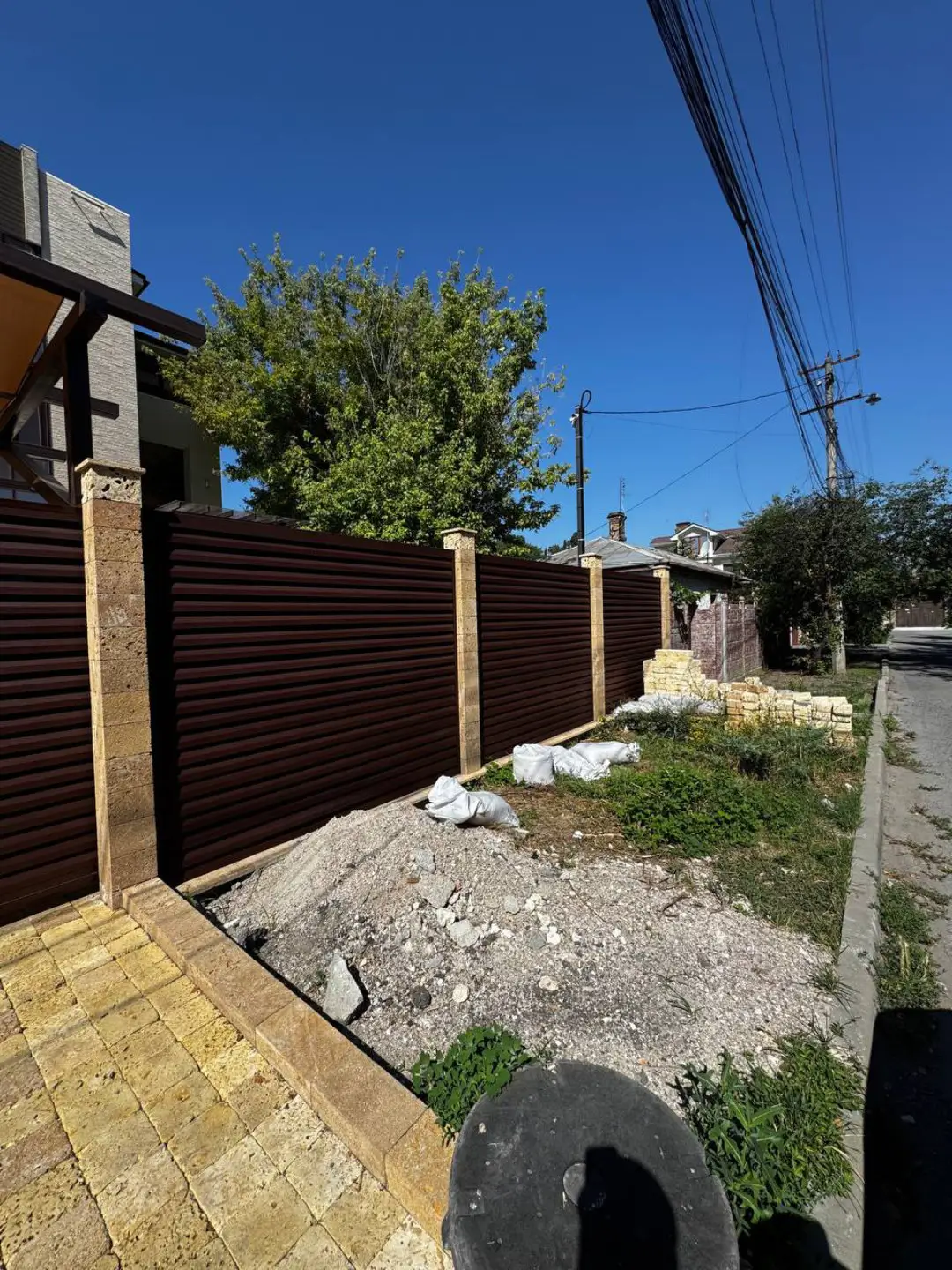 Забор-жалюзи из ламелей Реснички 12м RAL8017 Шоколад МАТТЕ фото 5 в Туркестане